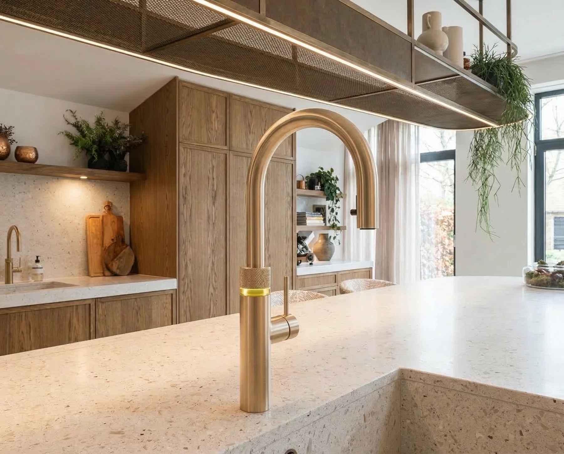 Ron van Noord — Beeld- en videogeneratie, AI + prototyping — PannenQoeker — 1-aprilgrap voor Boudewijn Hosmus — Beeld: Hoofdafbeelding van het project — Project: Een 1-aprilcampagne rond een kraan voor pannenkoekenbeslag, goed voor meer dan één miljoen views en…